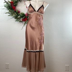 Vintage Fredericks V-neck silky nightgown